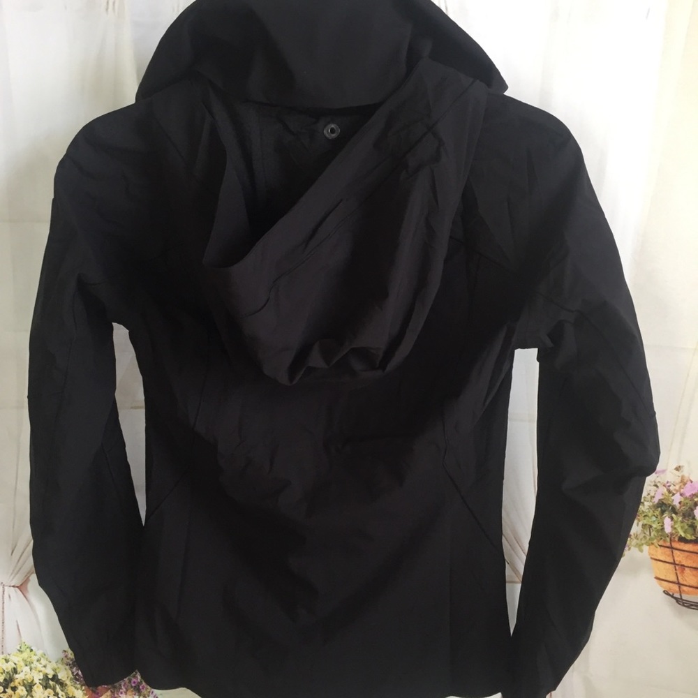 NWT BLACK LULULEMON HERE TO MOVE JACKET - - Size 2 - Picture 4 of 8